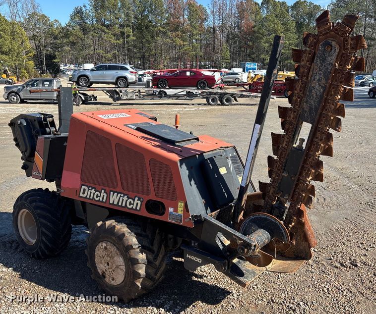 image for item YA2044 2016 Ditch Witch 410SX trencher