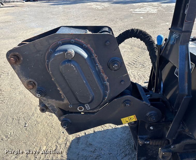 image for item YA2044 2016 Ditch Witch 410SX trencher