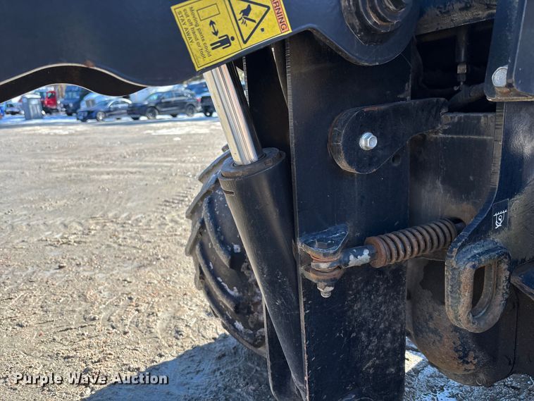 image for item YA2044 2016 Ditch Witch 410SX trencher