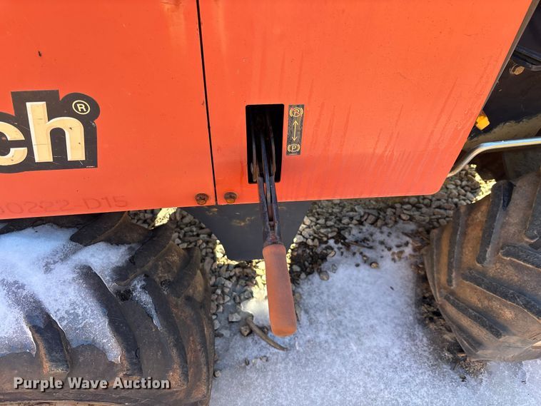 image for item YA2044 2016 Ditch Witch 410SX trencher