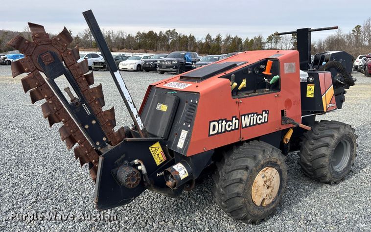 image for item YA2047 2016 Ditch Witch 410SX trencher