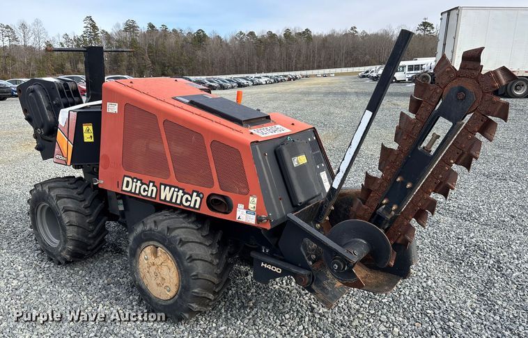 image for item YA2047 2016 Ditch Witch 410SX trencher