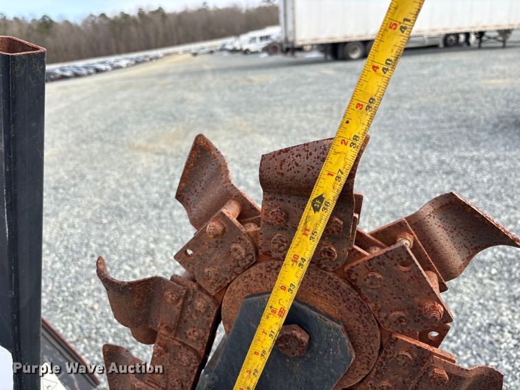 image for item YA2047 2016 Ditch Witch 410SX trencher