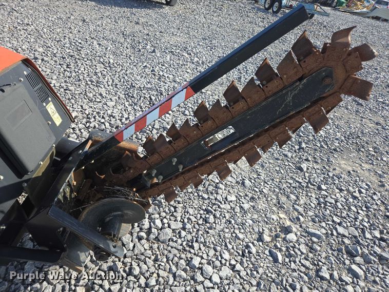 image for item YA2048 2015 Ditch Witch 410SX trencher