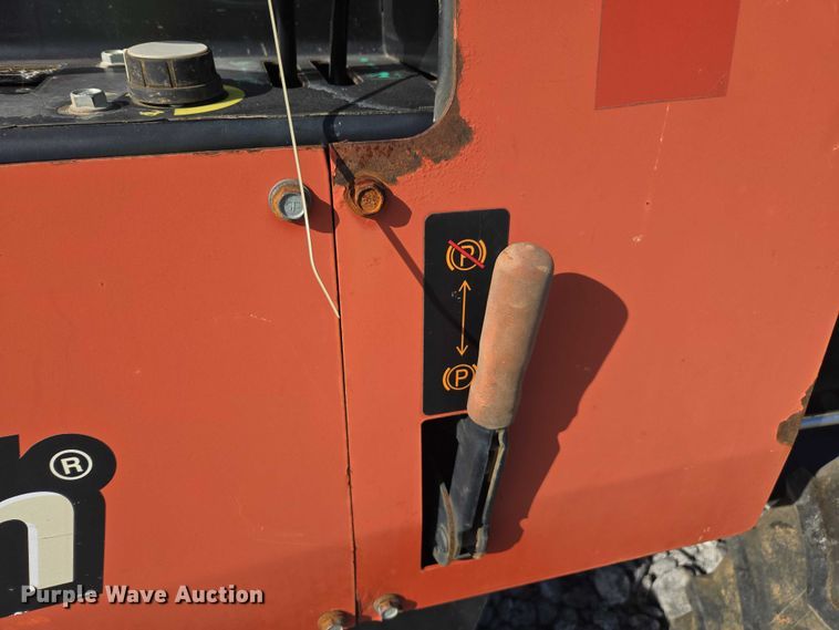 image for item YA2048 2015 Ditch Witch 410SX trencher