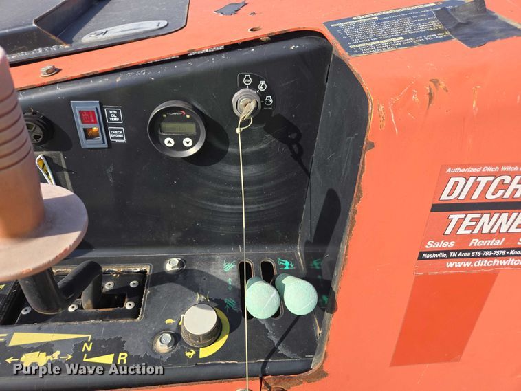 image for item YA2048 2015 Ditch Witch 410SX trencher