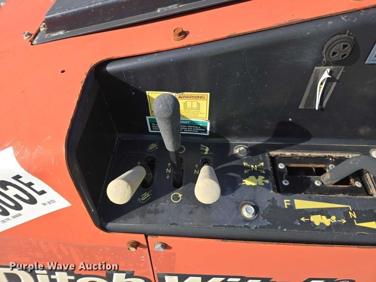 image for item YA2048 2015 Ditch Witch 410SX trencher