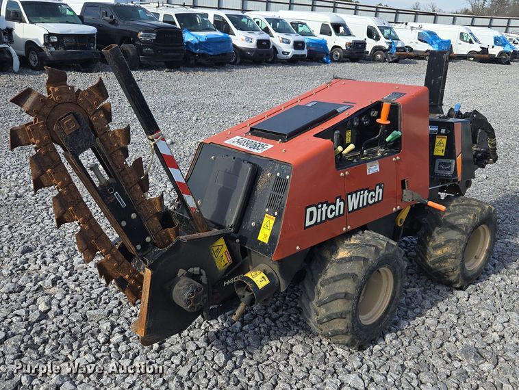 image for item YA2049 2018 Ditch Witch 410SK trencher