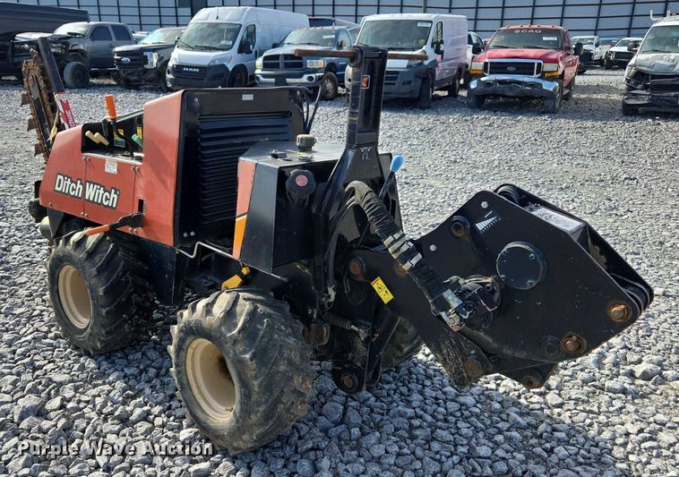 image for item YA2049 2018 Ditch Witch 410SK trencher