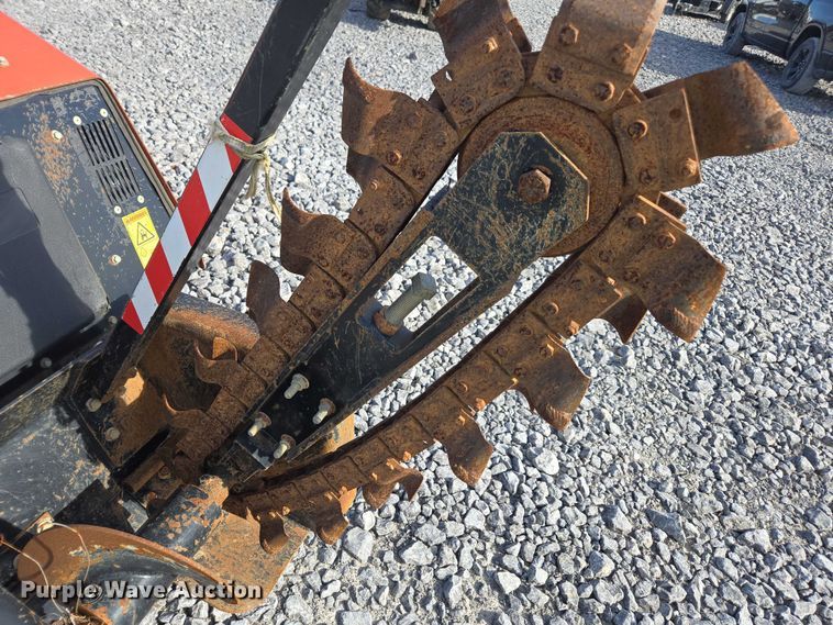 image for item YA2049 2018 Ditch Witch 410SK trencher