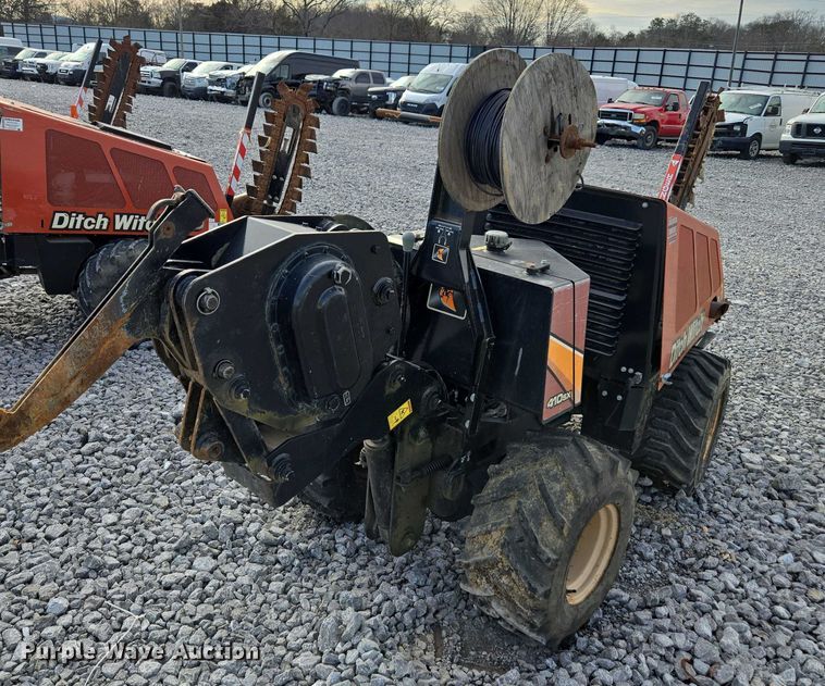 image for item YA2050 2015 Ditch Witch 410SX trencher