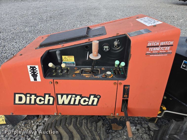 image for item YA2050 2015 Ditch Witch 410SX trencher