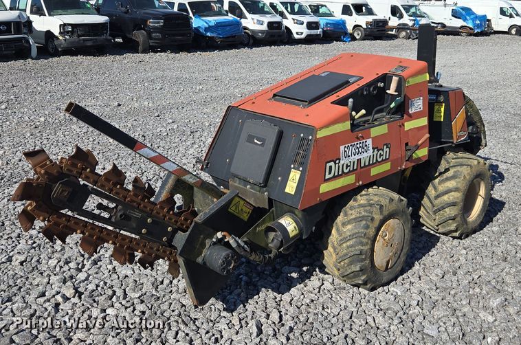 image for item YA2051 2016 Ditch Witch 410SX trencher