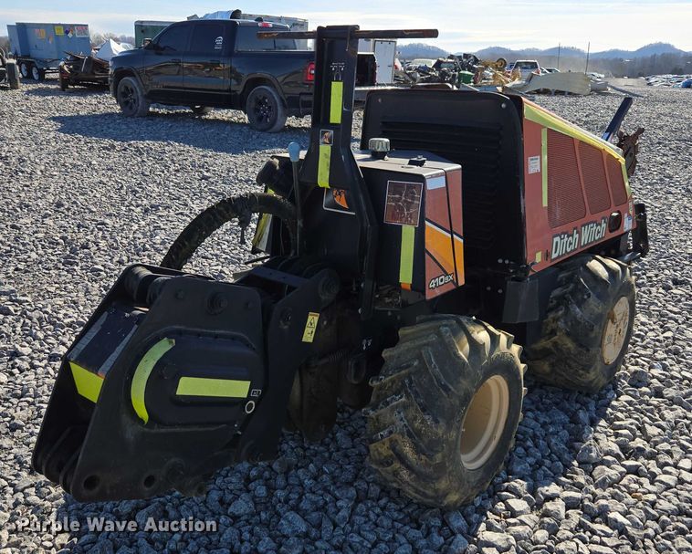 image for item YA2051 2016 Ditch Witch 410SX trencher