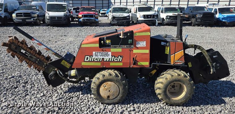 image for item YA2051 2016 Ditch Witch 410SX trencher