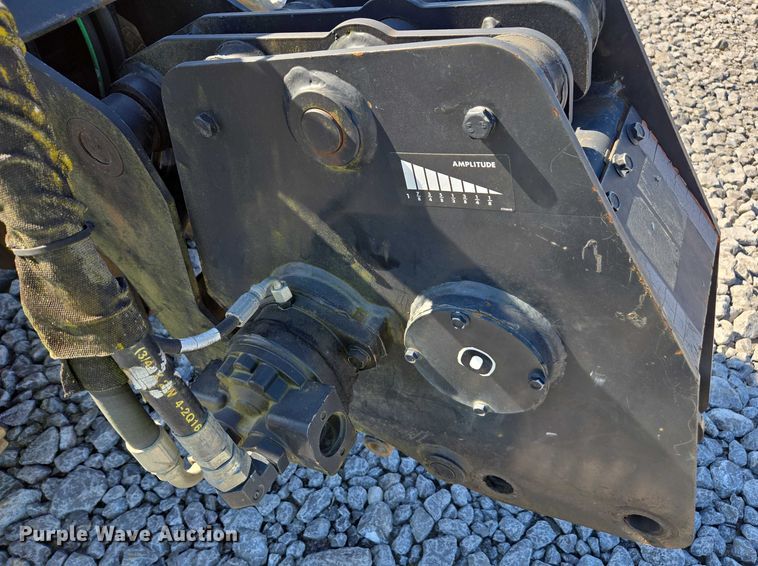 image for item YA2051 2016 Ditch Witch 410SX trencher