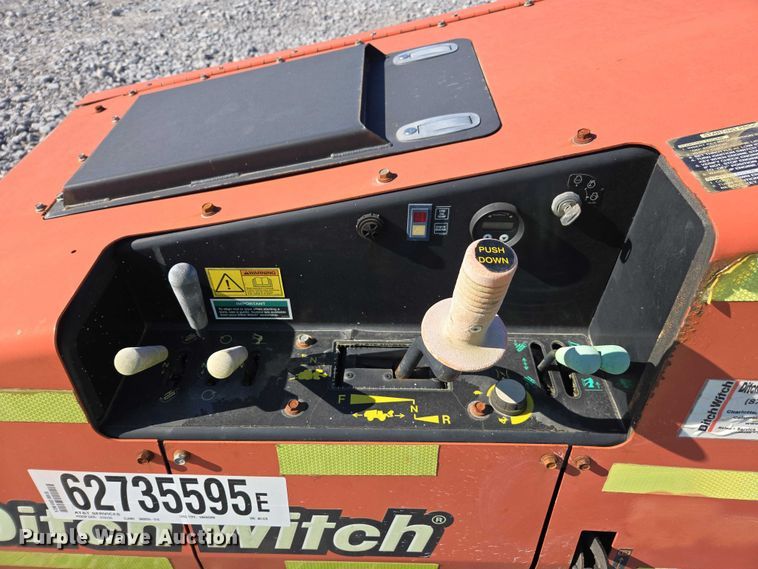 image for item YA2051 2016 Ditch Witch 410SX trencher