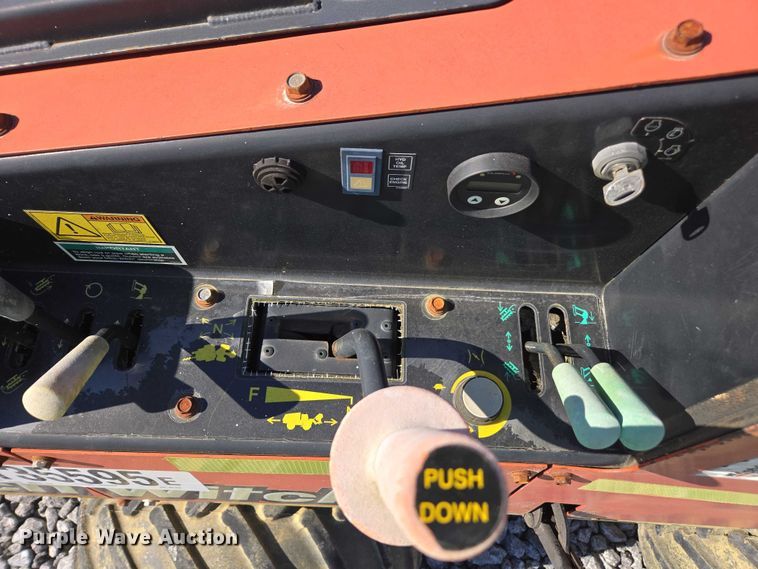 image for item YA2051 2016 Ditch Witch 410SX trencher