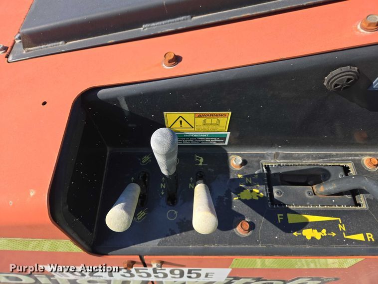 image for item YA2051 2016 Ditch Witch 410SX trencher