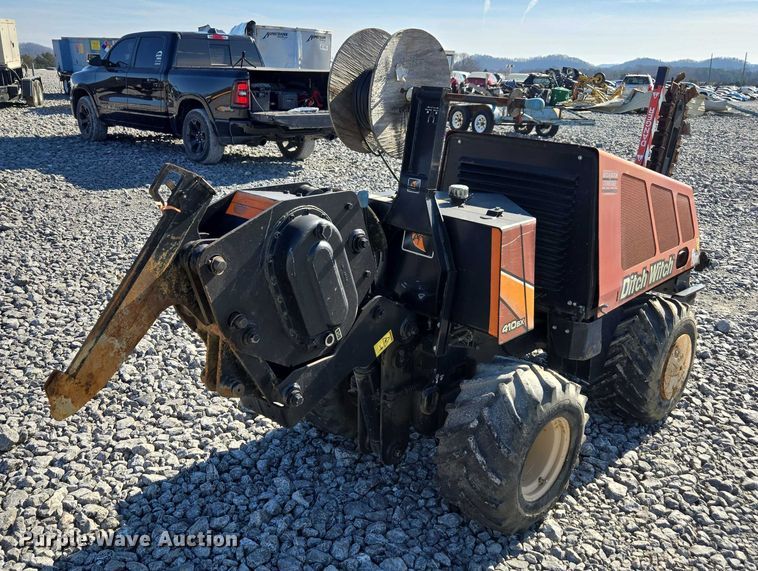 image for item YA2052 2016 Ditch Witch 410SX trencher