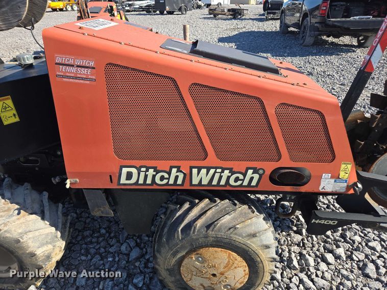 image for item YA2052 2016 Ditch Witch 410SX trencher