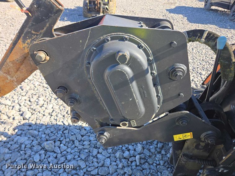image for item YA2052 2016 Ditch Witch 410SX trencher