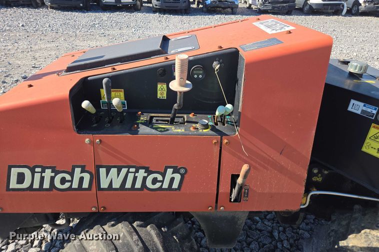 image for item YA2052 2016 Ditch Witch 410SX trencher