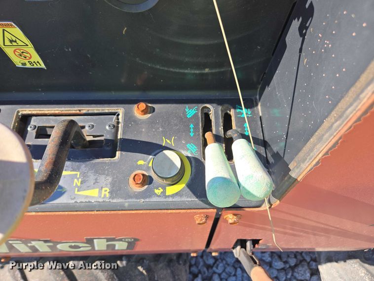 image for item YA2052 2016 Ditch Witch 410SX trencher