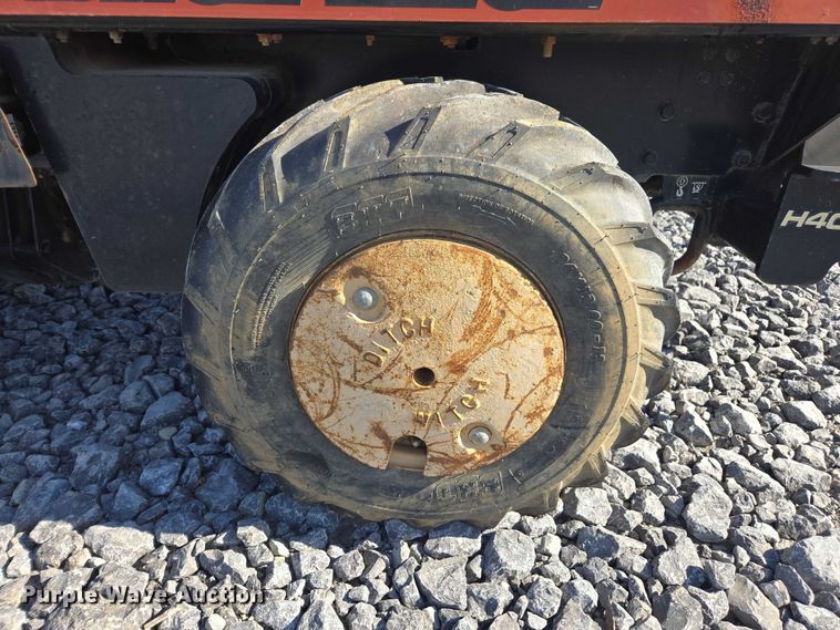 image for item YA2052 2016 Ditch Witch 410SX trencher