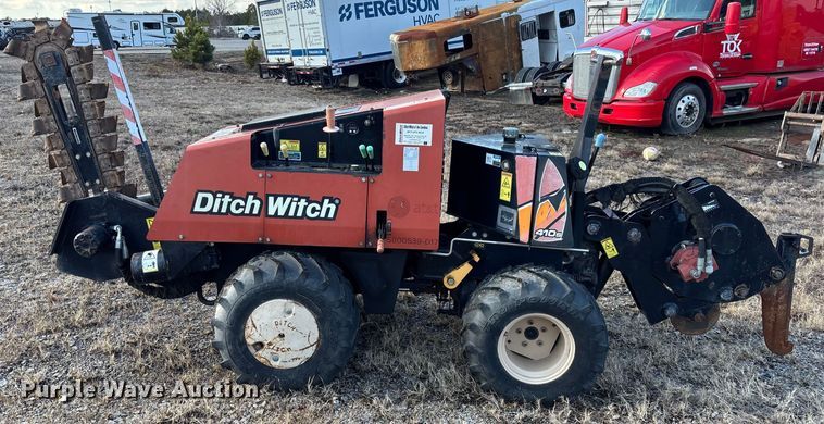 image for item YA2053 2017 Ditch Witch 410SX trencher