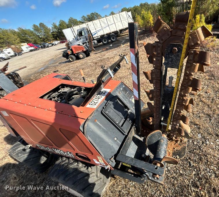 image for item YA2053 2017 Ditch Witch 410SX trencher