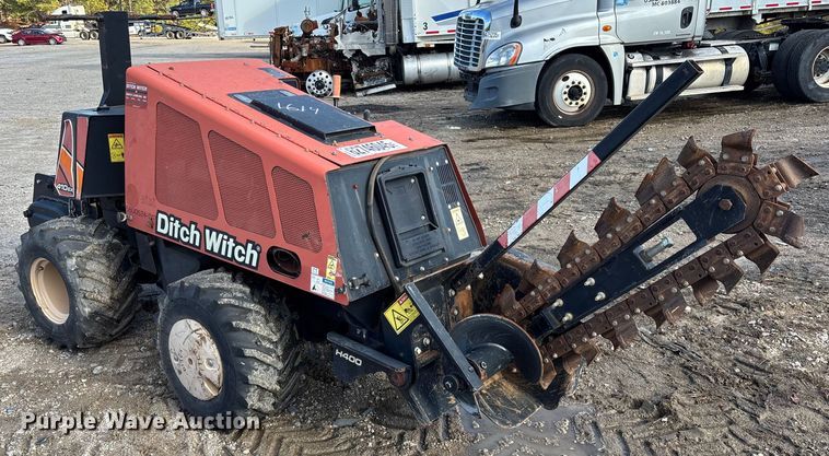 image for item YA2054 2016 Ditch Witch 410SX trencher
