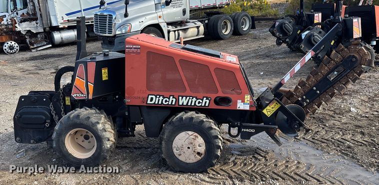image for item YA2054 2016 Ditch Witch 410SX trencher