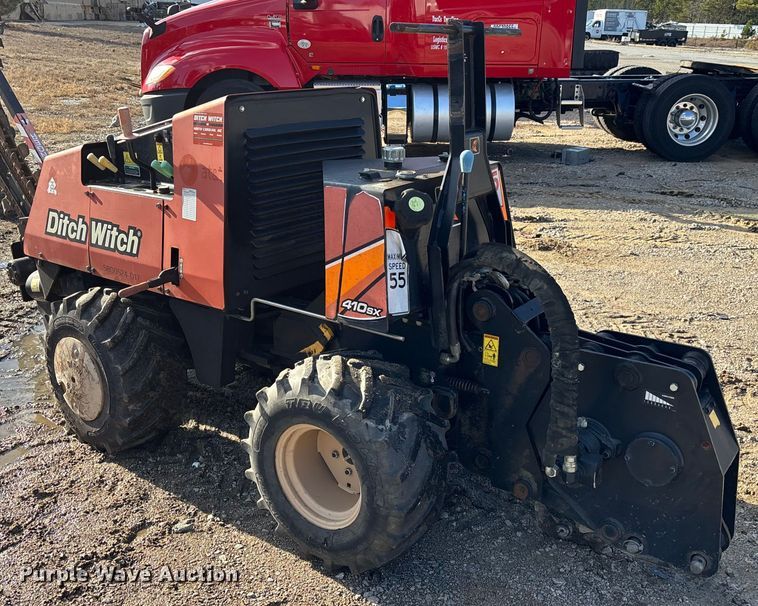 image for item YA2054 2016 Ditch Witch 410SX trencher