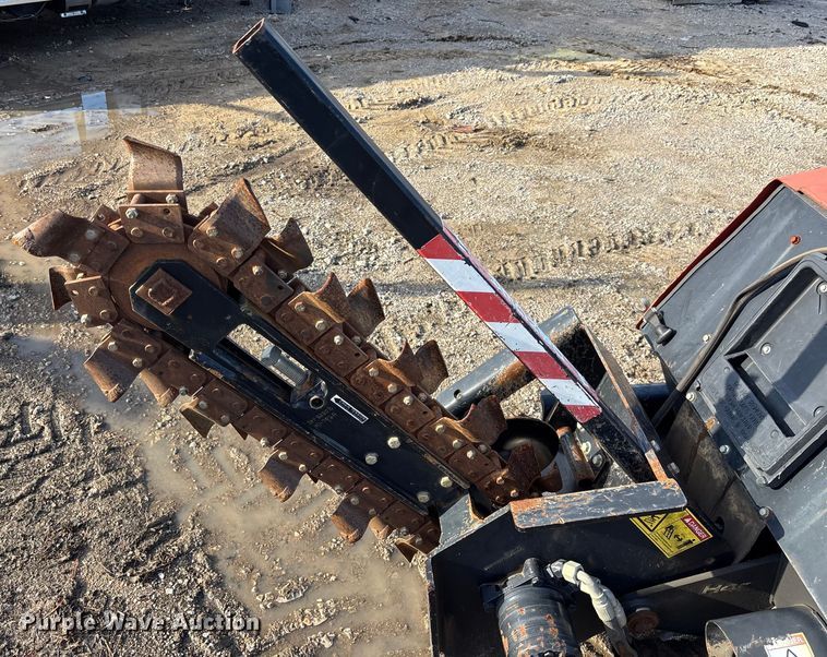 image for item YA2054 2016 Ditch Witch 410SX trencher