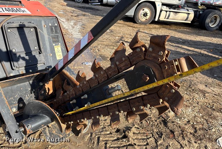 image for item YA2054 2016 Ditch Witch 410SX trencher