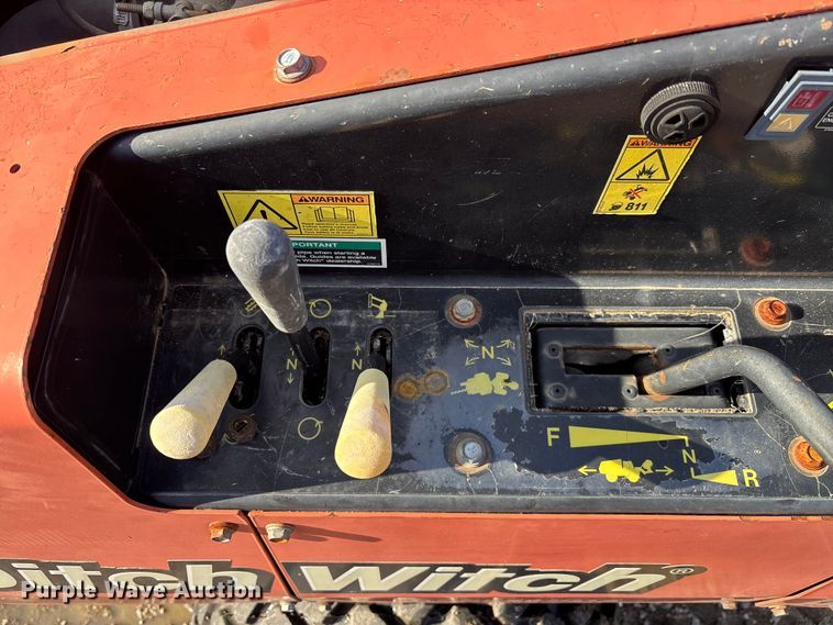 image for item YA2054 2016 Ditch Witch 410SX trencher