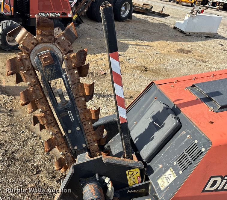 image for item YA2055 2016 Ditch Witch 410SX trencher