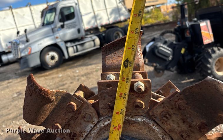 image for item YA2055 2016 Ditch Witch 410SX trencher