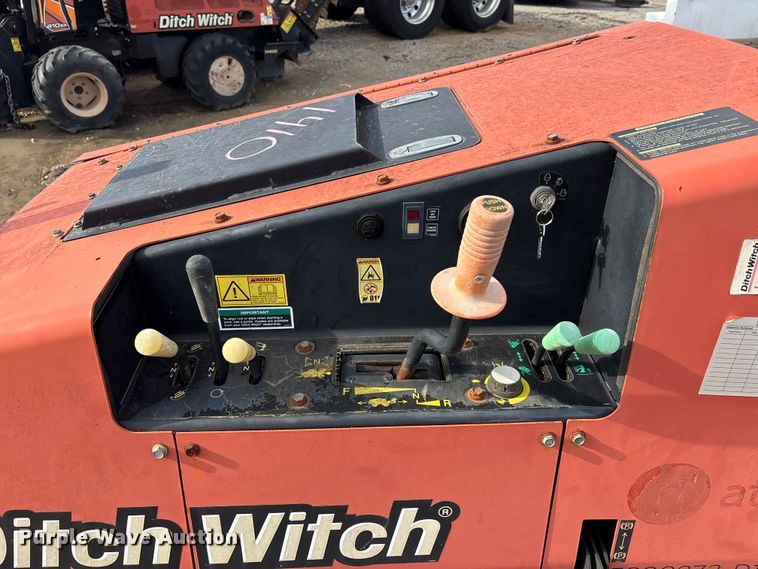 image for item YA2055 2016 Ditch Witch 410SX trencher