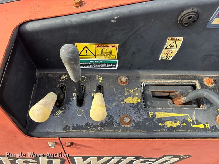 image for item YA2055 2016 Ditch Witch 410SX trencher