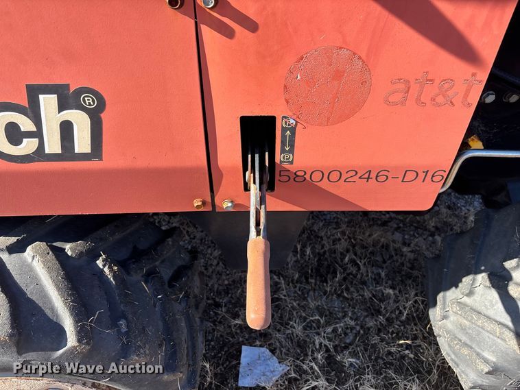 image for item YA2056 2016 Ditch Witch 410SX trencher