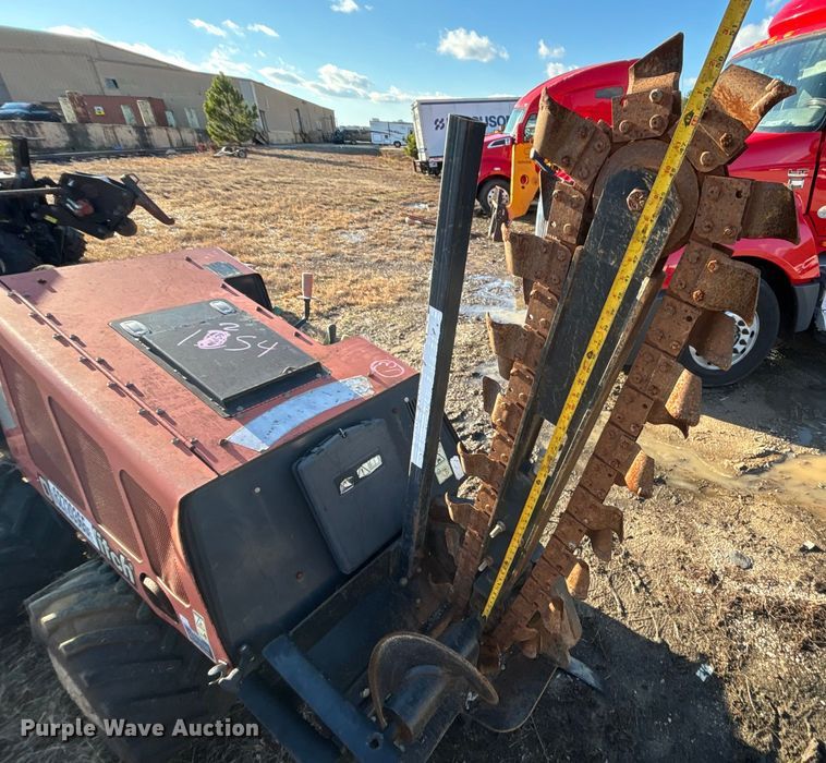 image for item YA2057 2015 Ditch Witch 410SX trencher