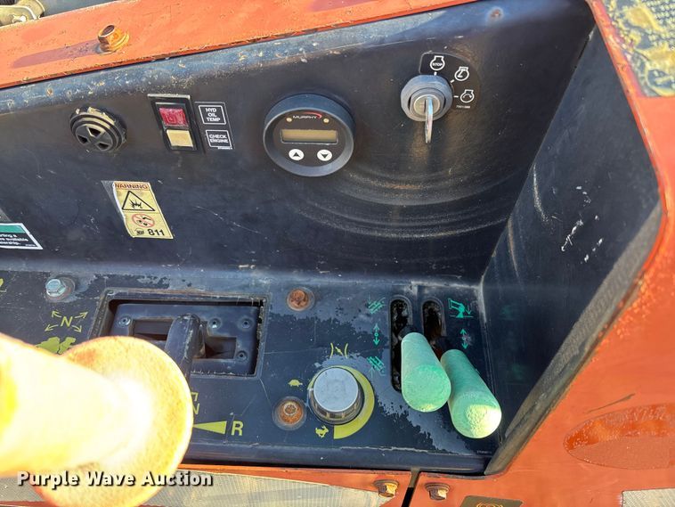 image for item YA2057 2015 Ditch Witch 410SX trencher