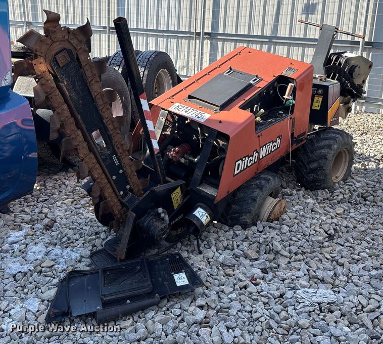 image for item YA2058 2015 Ditch Witch 410SX trencher