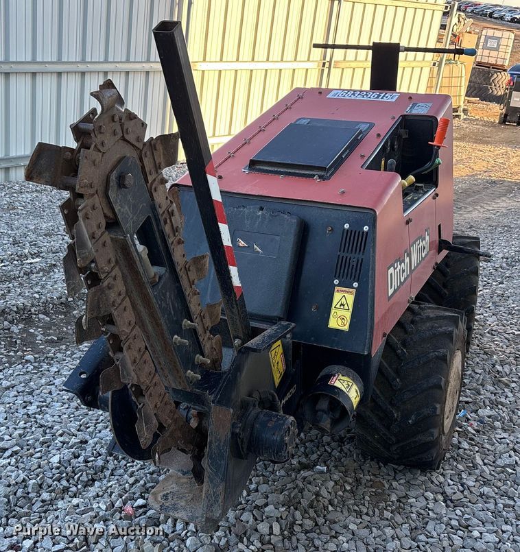 image for item YA2064 2016 Ditch Witch 410SX trencher
