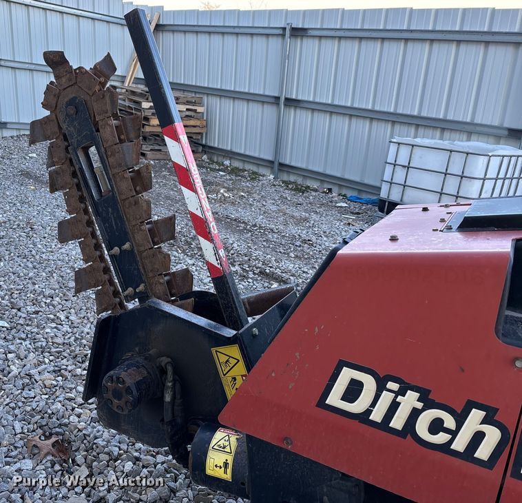 image for item YA2064 2016 Ditch Witch 410SX trencher