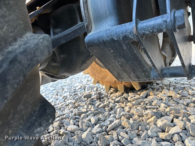 image for item YA2064 2016 Ditch Witch 410SX trencher