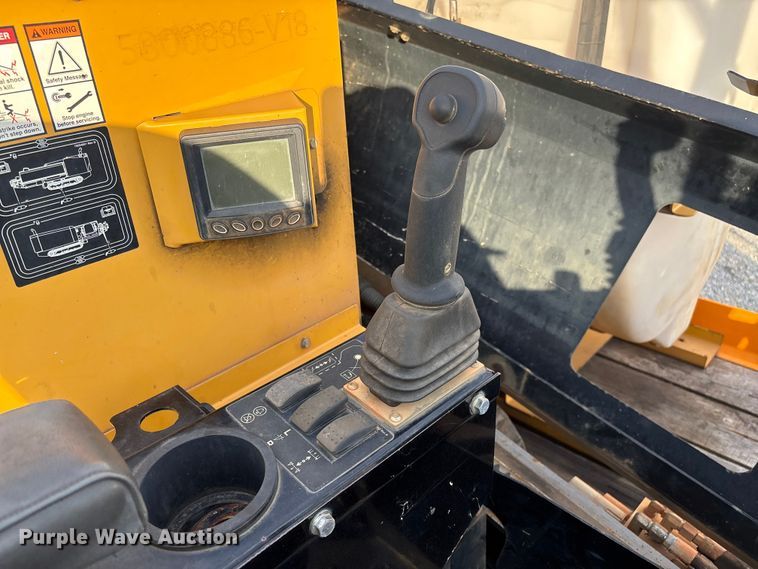 image for item YA2065 2018 Vermeer Navigator D8x12 directional boring unit