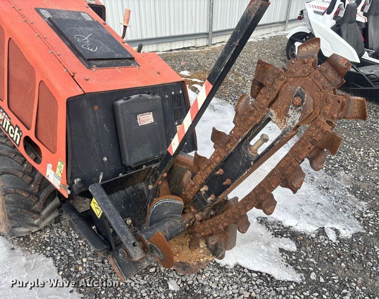 image for item YA2066 2017 Ditch Witch 410SX trencher